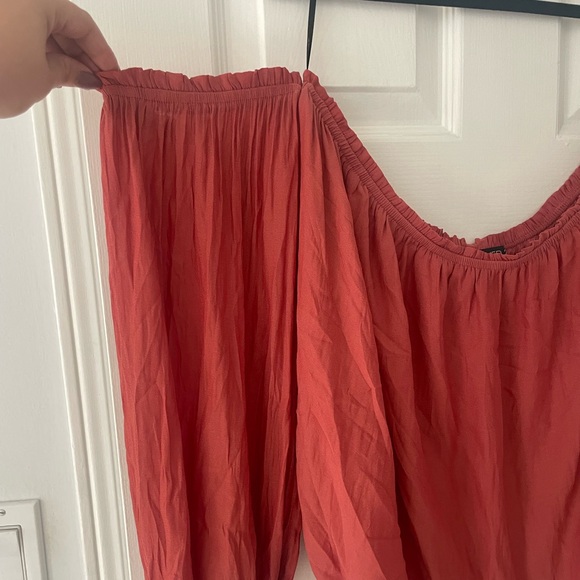 Plus size rust coloured off shoulder top with long sleeves - Picture 3 of 4